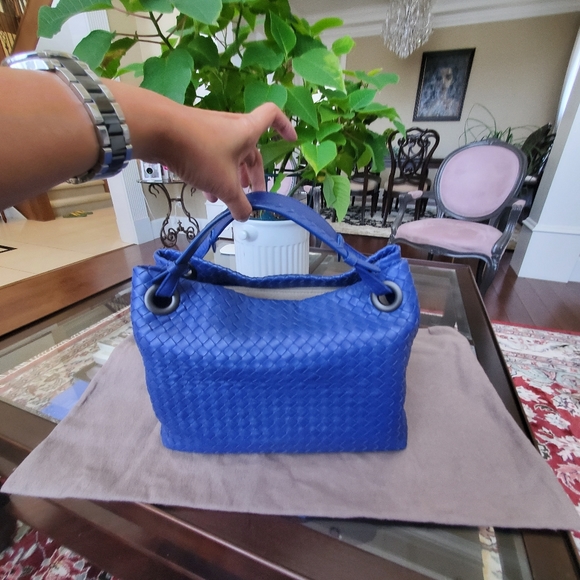 Bottega Veneta Garda in blue - Picture 3 of 5